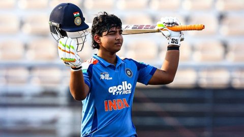 VIDEO: 'कैसे मारते हो ये छक्के?' वैभव सूर्यवंशी के छक्के देखकर ओमान के प्लेयर के उड़े होश