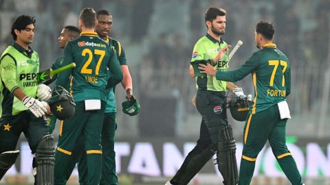 PAK vs SA:2 गेंद बाकी रहते हुए पाकिस्तान ने साउथ अफ्रीका से जीता पहला वनडे,ये खिलाड़ी बने जीत का हीर