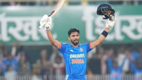 ருதுராஜ் கெய்க்வாட் அபார சதம்; தென் ஆப்பிரிக்க ஏ அணியை வீழ்த்தியது இந்தியா ஏ!