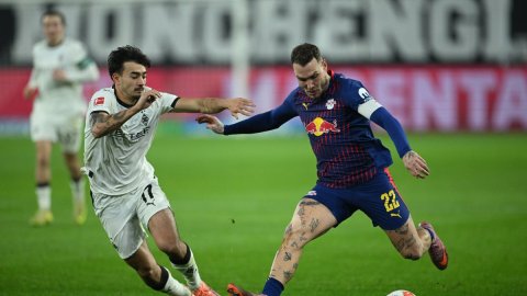 Stubborn Monchengladbach holds runner-up Leipzig in Bundesliga