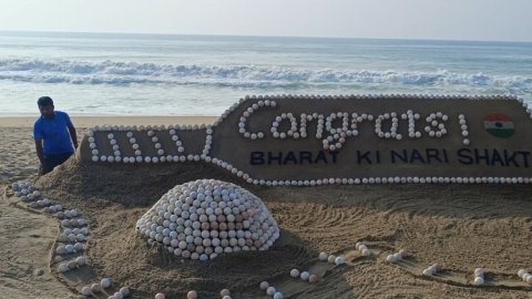 Sudarsan Pattnaik's special sand sculpture celebrates maiden win of Indian women’s cricket team