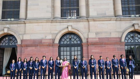 This team reflects India: President Murmu on meeting Women’s WC winners (Ld)
