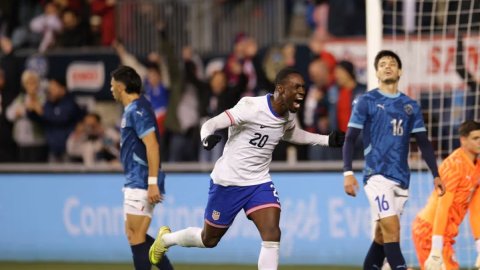 U.S downed World Cup-bound Paraguay 2-1 in friendly