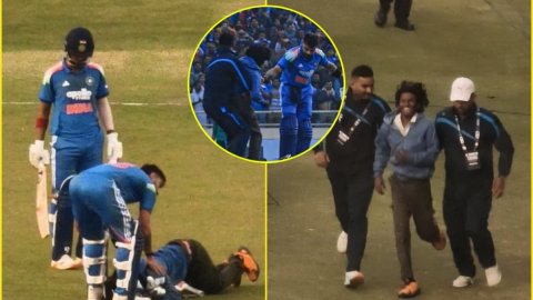 IND vs SA 1st ODI: रांची वनडे में हो गया गज़ब, सुपरफैन ने मैदान में घुसकर छुए VIRAT KOHLI के पैर; दे