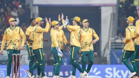 2nd T20I: De Kock, Baartman star as South Africa level series with 51-run win over India (ld)