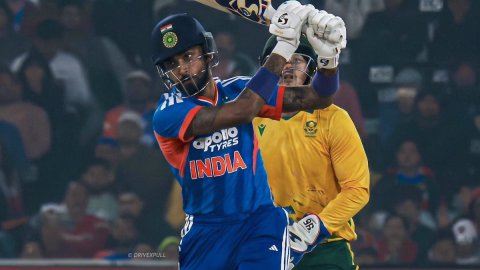 Hardik Pandya ने रचा इतिहास, छक्कों का शतक पूरा कर विराट कोहली और रोहित शर्मा की एलीट लिस्ट में मारी