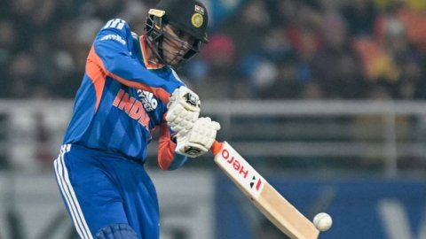 IND vs SA: Abhishek Sharma ने 17 रन पर आउट होकर भी रचा इतिहास, ऐसा रिकॉर्ड बनाने वाले दूसरे भारतीय क