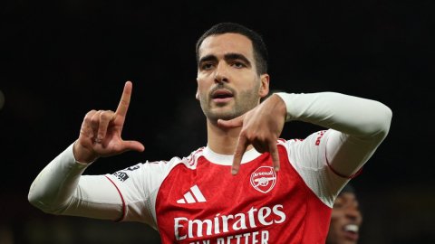 Arsenal beat Brentford, Leeds stuns Chelsea in Premier League