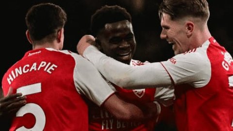Arsenal edge Wolves to go five points clear in Premier League standings