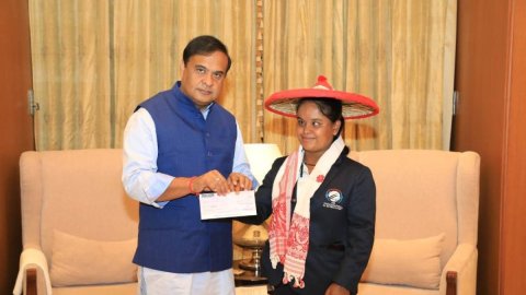 Assam CM Himanta Biswa Sarma awards Rs 10 lakh, promises govt job to India’s blind cricket trailblaz