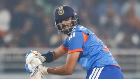 Batting at No. 3 was not an ideal position for Axar: Bangar