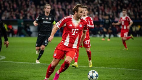 Bayern beat Sporting to strengthen Champions League position