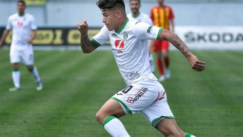 Football transfer watch: Flamengo midfielder Carrascal linked with Marseille move