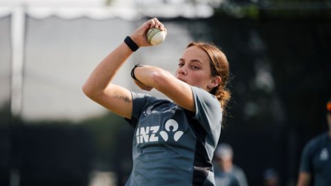 न्यूजीलैंड को बड़ा झटका, टी20 विश्व कप 2026 से बाहर हुईं ईडन कार्सन