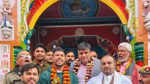 रामलला के दर्शन करने अयोध्या पहुंचे क्रिकेटर उमेश यादव