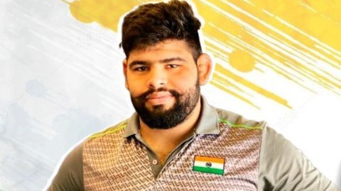 मोहित ग्रेवाल: स्विमिंग और जूडो छोड़ पहलवानी में बनाया करियर  