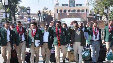 Attari/Wagha: Members of Pakistan Men Kabaddi team arrived for ``4th Kabaddi World Cup 2013``