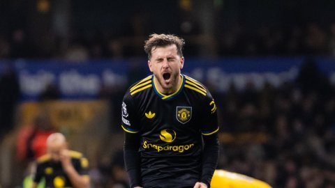 प्रीमियर लीग: मैनचेस्टर यूनाइटेड ने वॉल्व्स को 4-1 से हराया 