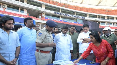 तेलंगाना के डिप्टी सीएम ने मेसी के एग्जिबिशन मैच के इंतजाम का लिया जायजा