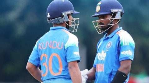 अंडर-19 एशिया कप: आरोन जॉर्ज का अर्धशतक, भारत ने पाकिस्तान को दिया 241 का लक्ष्य 