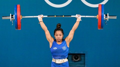 Paris : India's Saikhom Mirabai Chanu during the women's 49kg weightlifting event at Paris Olympics 