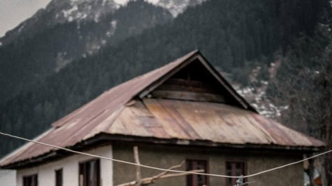 Kabir Khan encounters a little Smriti Mandhana fan in Kashmir, cricketer reacts