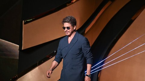 Lionel Messi meets KKR co-owner Shah Rukh Khan during his GOAT Tour