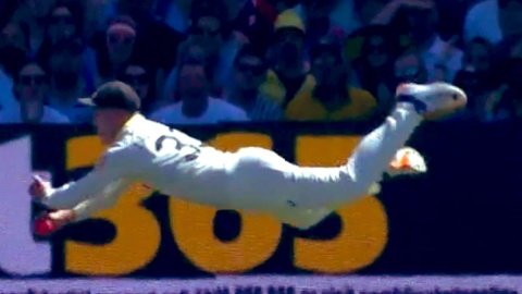 VIDEO: मार्नस लाबुशेन बने बाउंड्री पर सुपरमैन, हवा में छलांग लगाकर पकड़ा आर्चर का कैच