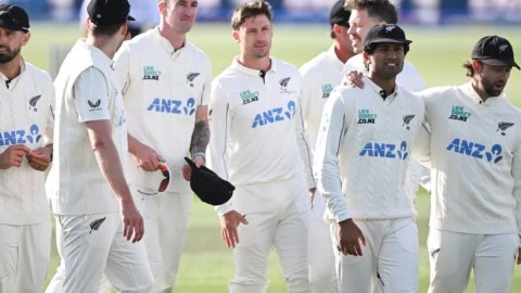 NZ vs WI: न्यूजीलैंड को दूसरे टेस्ट से पहले लगा ट्रिपल झटका, मैट हेनरी और मिचेल सैंटनर हुए बाहर