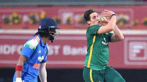 Nandre Burger, Tony de Zorzi ruled out of third ODI against India