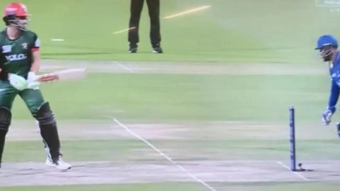  WATCH: ILT20 में दिखा गजब नजारा, निकोलस पूरन ने जानबूझकर नहीं किया बल्लेबाज को स्टंप आउट