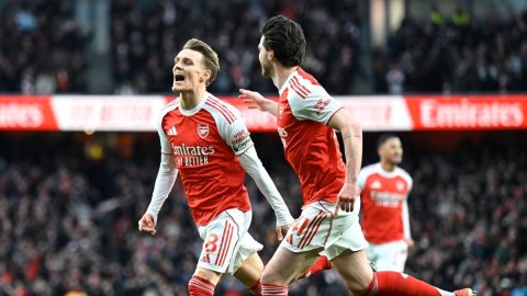 Premier League: Odegaard's first strike of season, own goal help Arsenal beat Brighton 2-1