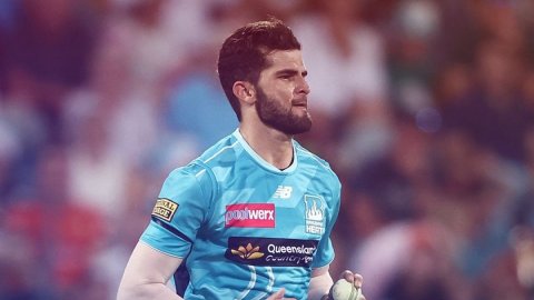 Shaheen Afridi ruled out of BBL 15 with a knee injury, to fly to Lahore for rehab