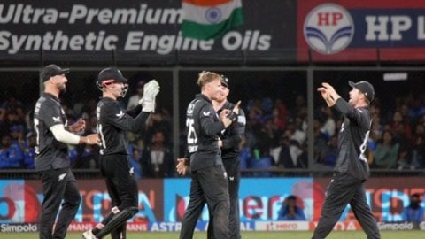 3rd ODI: New Zealand overcome Kohli’s valiant 124 to secure 2-1 series win (ld)