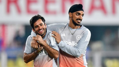 4th T20I: Arshdeep comes in as India elect to bowl first against New Zealand