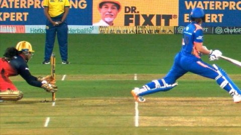 VIDEO: WPL में विकेट के पीछे Richa Ghosh का कमाल, स्टंपिंग देख फैंस को आई धोनी की याद