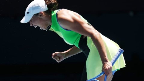 Aus Open: Defending champ Keys survives Oliynykova scare to reach second round