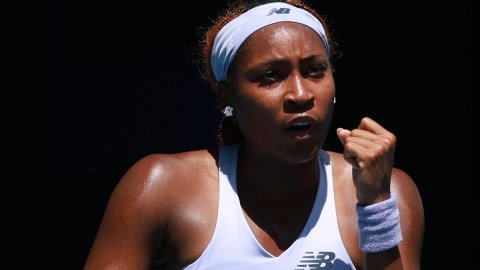 Aus Open: Gauff brushes past Uzbekistan's Rakhimova to reach second round