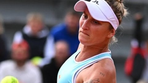 Aus Open: Marketa Vondrousova withdraws due to shoulder injury