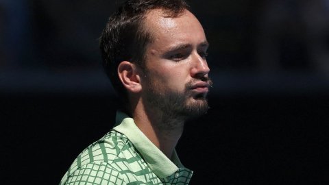 Aus Open: Medvedev races into second round, beats Jesper de Jong