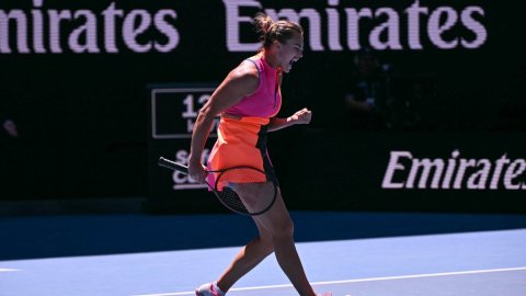 Aus Open: Sabalenka survives Potapova scare; Mboko beats Tauson