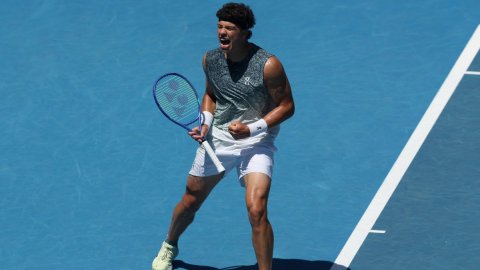 Aus Open: Shelton edges past Humbert in opening round thriller