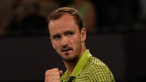 Daniil Medvedev beat Brandon Nakashima to win Brisbane International