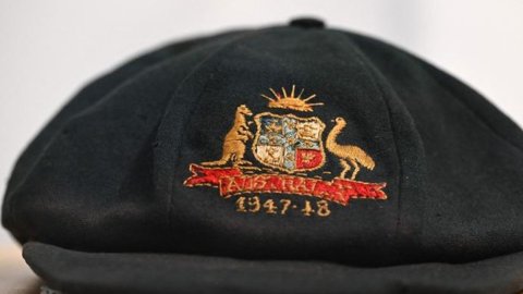 Don Bradman’s 1947 Baggy Green fetches 460000 dollars at Gold Coast auction