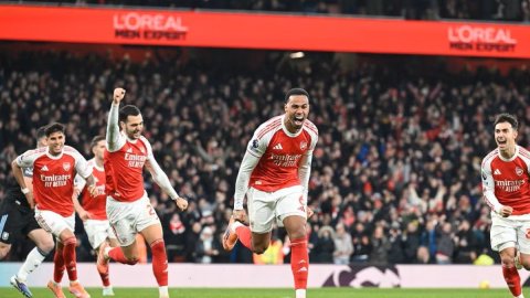 Football: Arsenal visit Bournemouth as Aston Villa host Nottingham Forest in non-stop Premier League