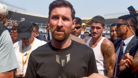 Four referees officiating match ahead of Lionel Messi's Kolkata event summoned by IFA