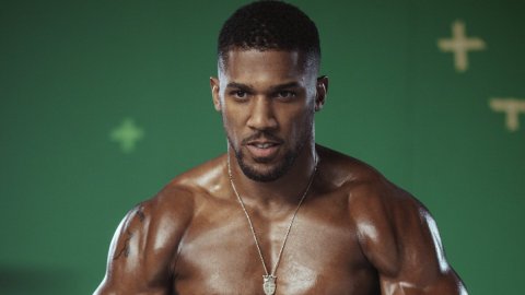Anthony Joshua discharged from hospital two days after car crash in Nigeria