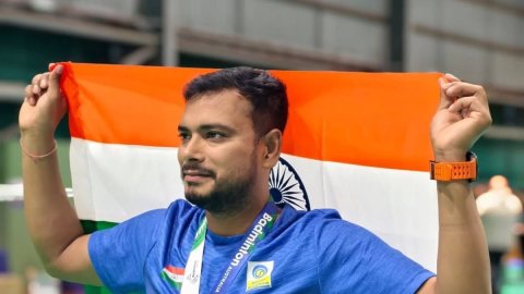 मनोज सरकार: कभी रैकेट खरीदने के लिए नहीं थे पैसे, चुनौतियों से लड़कर देश को पैरालंपिक में दिलाया था 