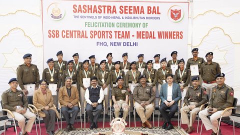 सशस्त्र सीमा बल ने राष्ट्रीय खेलों में उत्कृष्ट प्रदर्शन करने वाले खिलाड़ियों को किया सम्मानित  