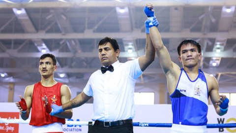 National Boxing C'ship: Jadumani Singh dominates Pawan Bartwal to clinch maiden gold, services top o